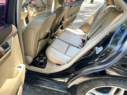 Used 2014 Mercedes-Benz C 250 Sedan image 4