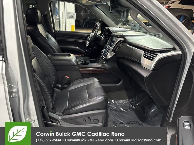Used 2017 GMC Yukon XL SLT w/ Open Road Package AWD/4WD image 16