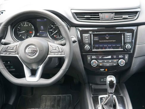 Used 2019 Nissan Rogue SV FWD image 24
