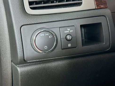 Used 2013 GMC Yukon Denali RWD image 10