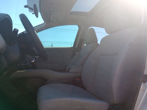 Used 2016 Honda HR-V EX image 10