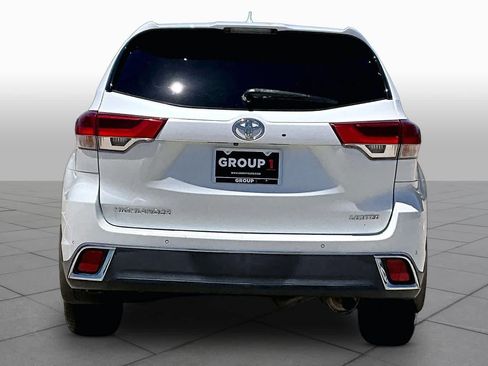Used 2018 Toyota Highlander Limited FWD image 5
