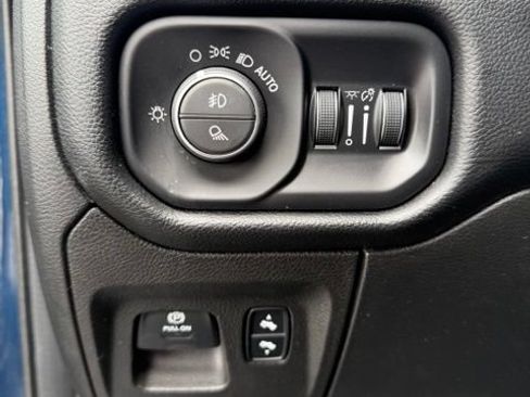 Used 2019 RAM 1500 Big Horn AWD/4WD image 13