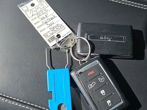 Used 2023 Jeep Grand Cherokee Overland w/ Luxury Tech Group IV image 60