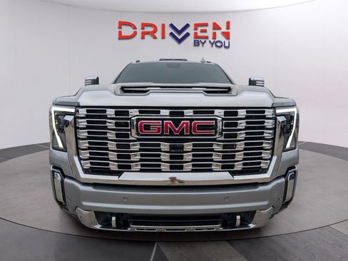 New 2026 GMC Sierra 2500 Denali w/ Denali Reserve Package AWD/4WD image 8