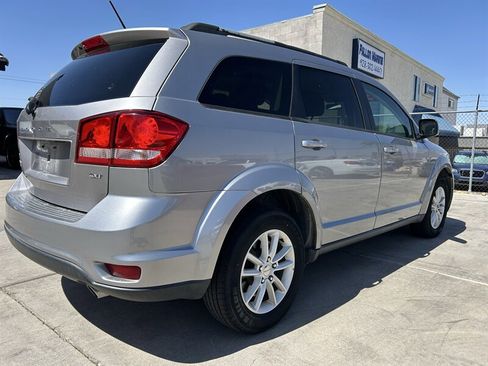 Used 2017 Dodge Journey SXT w/ Comfort/Convenience Group AWD/4WD image 6