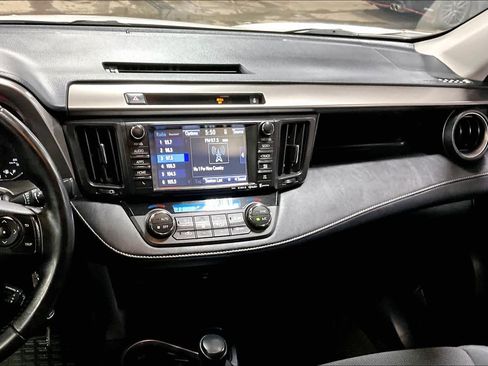 Used 2016 Toyota RAV4 XLE image 7