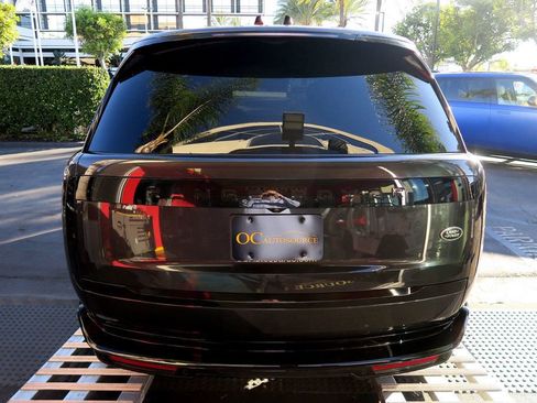 Used 2023 Land Rover Range Rover Autobiography image 8