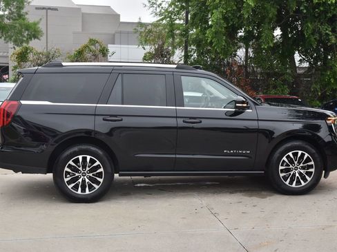 Certified 2025 Ford Expedition Platinum AWD/4WD image 6