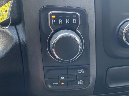 Used 2018 RAM 1500 Express AWD/4WD image 32