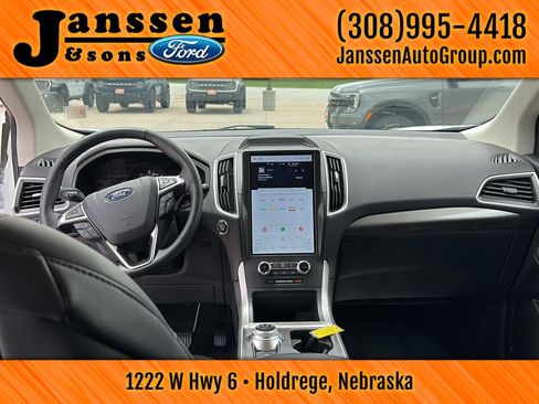 Used 2024 Ford Edge SEL AWD/4WD image 18