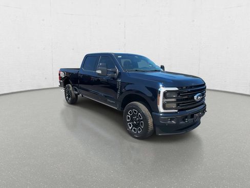 Used 2025 Ford F250 Platinum AWD/4WD image 2