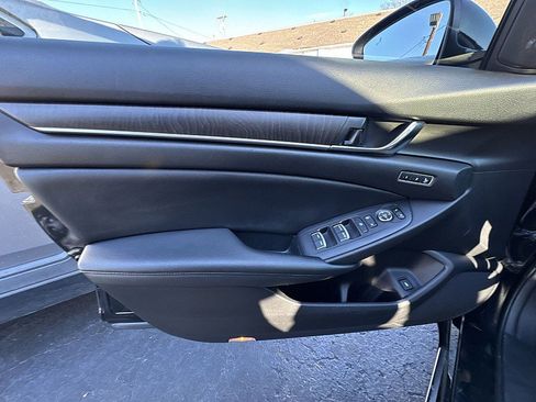 Used 2021 Honda Accord EX-L image 9