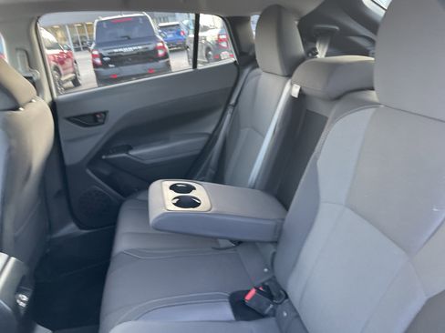 Used 2025 Subaru Crosstrek 2.0i Premium image 15