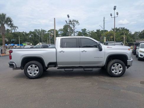 Used 2022 Chevrolet Silverado 2500 LTZ AWD/4WD image 2