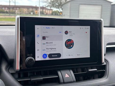 Used 2025 Toyota RAV4 LE image 9