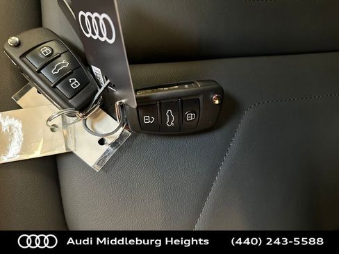 New 2025 Audi Q3 2.0T Premium image 32