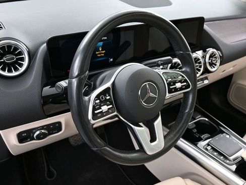 Used 2022 Mercedes-Benz GLA 250 4MATIC image 18