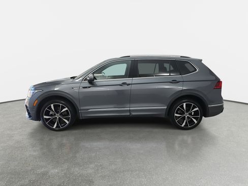 Certified 2024 Volkswagen Tiguan SEL R-Line image 6