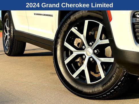 Used 2024 Jeep Grand Cherokee Limited AWD/4WD image 2