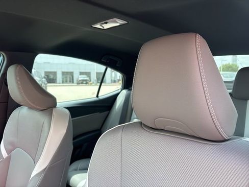 Used 2026 Toyota Camry SE w/ Convenience Package image 9