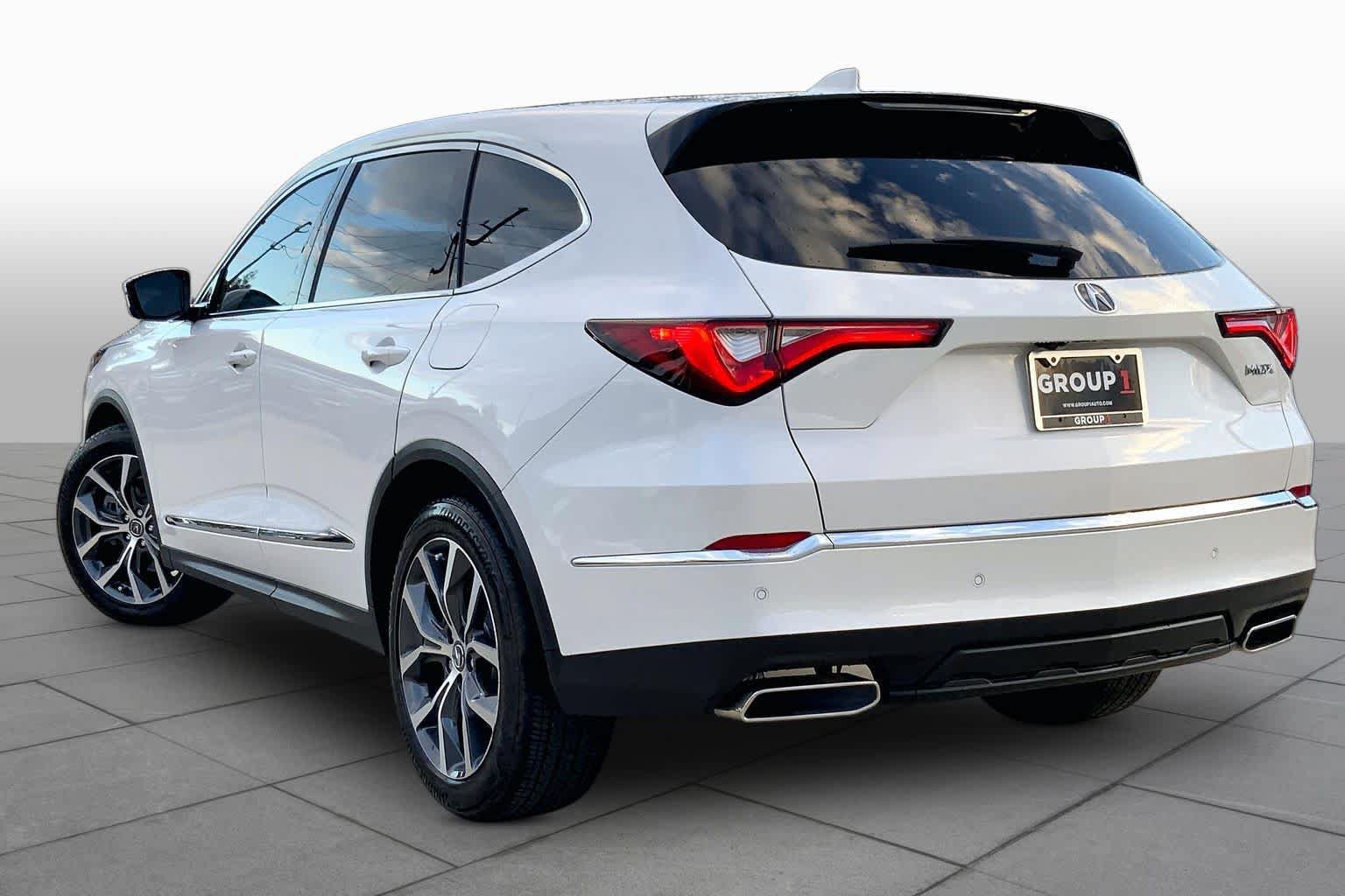 Used 2024 Acura MDX w/ Technology Package FWD image 12