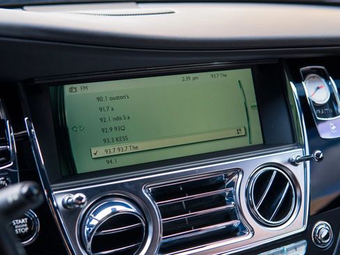 Used 2016 Rolls-Royce Wraith RWD image 22