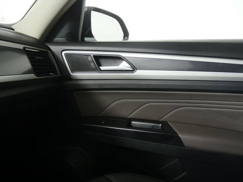 Used 2021 Volkswagen Atlas SEL R-Line image 23