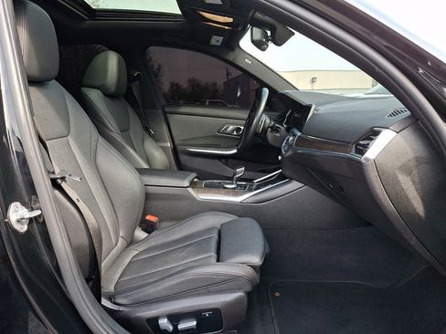 Used 2020 BMW 330i xDrive Sedan w/ Driving Assistance Package image 9