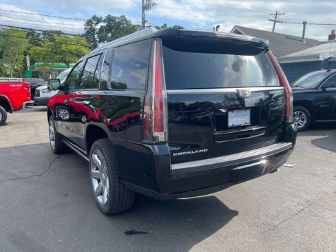 Used 2017 Cadillac Escalade Premium Luxury AWD/4WD image 3