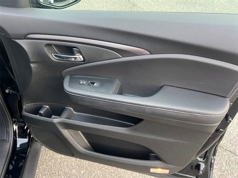 Used 2023 Honda Ridgeline RTL-E image 17