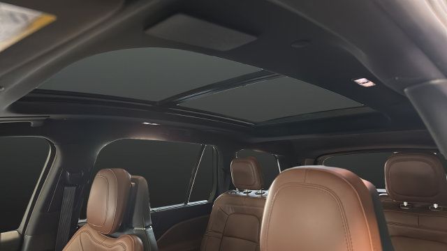 Used 2023 Lincoln Aviator Grand Touring w/ Equipment Group 301A AWD/4WD image 12