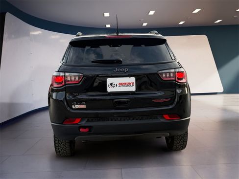 Used 2024 Jeep Compass Trailhawk image 4