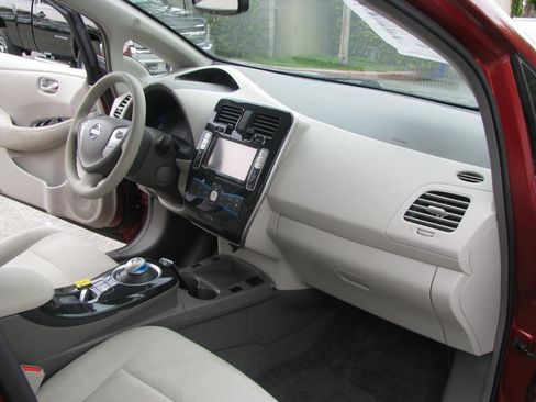 Used 2011 Nissan Leaf image 13