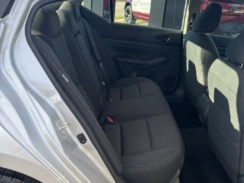 Used 2024 Nissan Altima 2.5 SV image 19