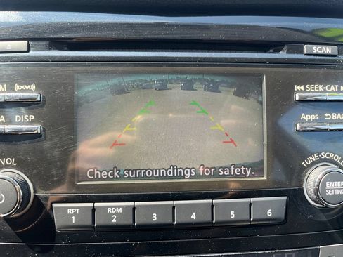 Used 2016 Nissan Rogue SV AWD/4WD image 26