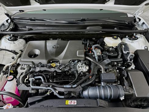 Used 2025 Toyota Camry SE image 31