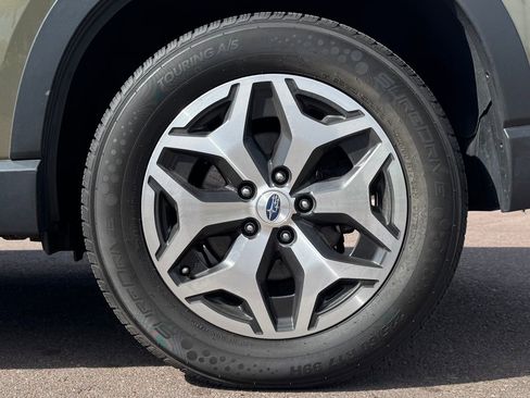 Used 2023 Subaru Forester Premium AWD/4WD image 12