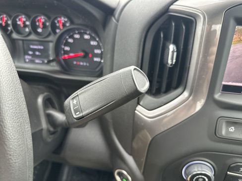 Used 2025 Chevrolet Silverado 1500 W/T image 19