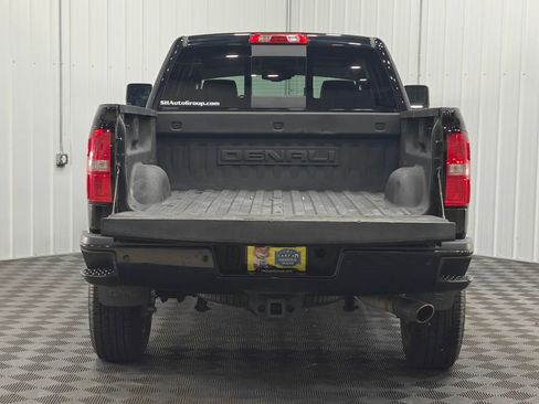 Used 2017 GMC Sierra 2500 Denali w/ Suspension Package, Off-Road AWD/4WD image 23