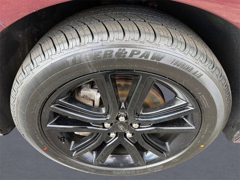 Used 2021 Ford Edge ST-Line image 9