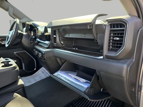 Used 2025 Chevrolet Silverado 3500 LT w/ Convenience Package image 12