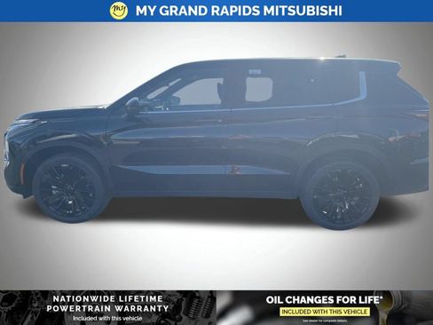 New 2026 Mitsubishi Outlander LE AWD/4WD image 2