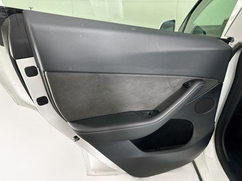 Used 2023 Tesla Model Y Performance AWD/4WD image 24