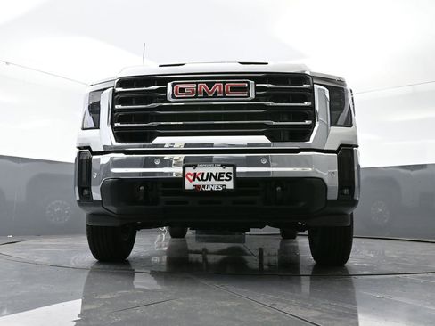 New 2025 GMC Sierra 2500 SLE image 44