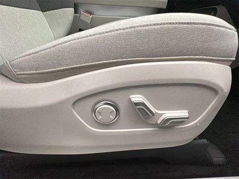 New 2026 Hyundai Ioniq 9 SE image 14