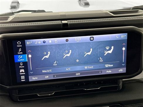 Used 2024 Jeep Wrangler Unlimited Sahara image 13