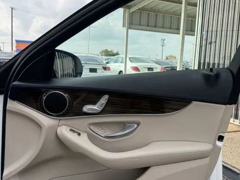 Used 2018 Mercedes-Benz C 300 Sedan image 24