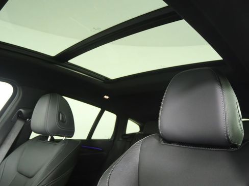 Used 2024 BMW X4 xDrive30i image 12