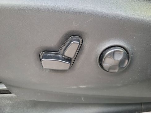 Used 2019 Chrysler Pacifica Touring Plus image 14